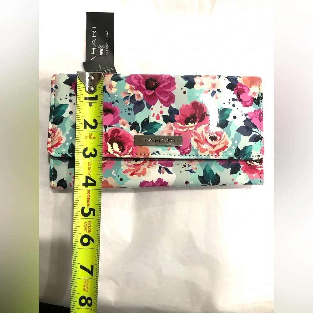 Tahari blue pink rose flowers‎ floral glossy patent foldover wallet new